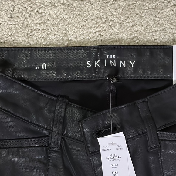 Leather-like Coated Skinny Jeans | Size 0 | WHBM | Color Black - Picture 4 of 7